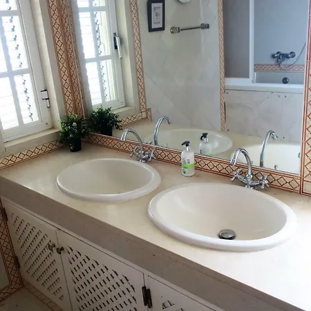 Sea House With Pool Near Ericeira's Great Surf Spots * Ribamar (Torres Vedras)